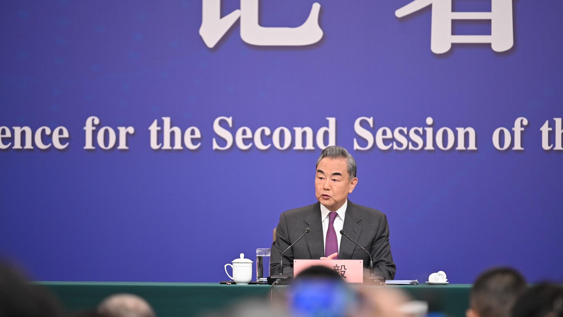 Peking: Wang Yi, Chinas Außenminister, spricht auf einer Pressekonferenz im Rahmen des des Nationalen Volkskongresses (NVK).