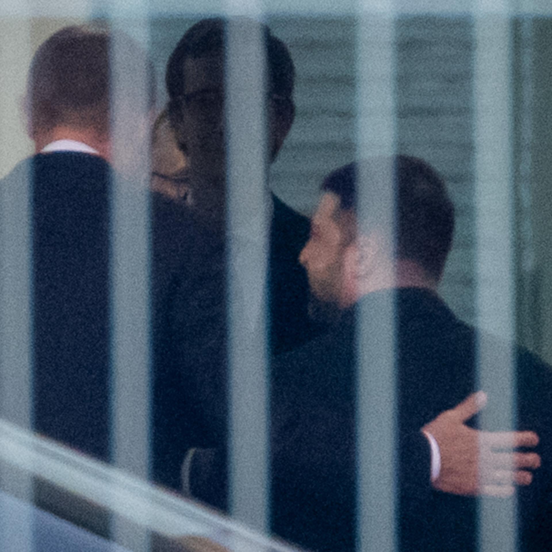 Bundeskanzler Friedrich Merz begrüßt Wolodymyr Selenskyj vor den Ukraine-Beratungen im Kanzleramt.