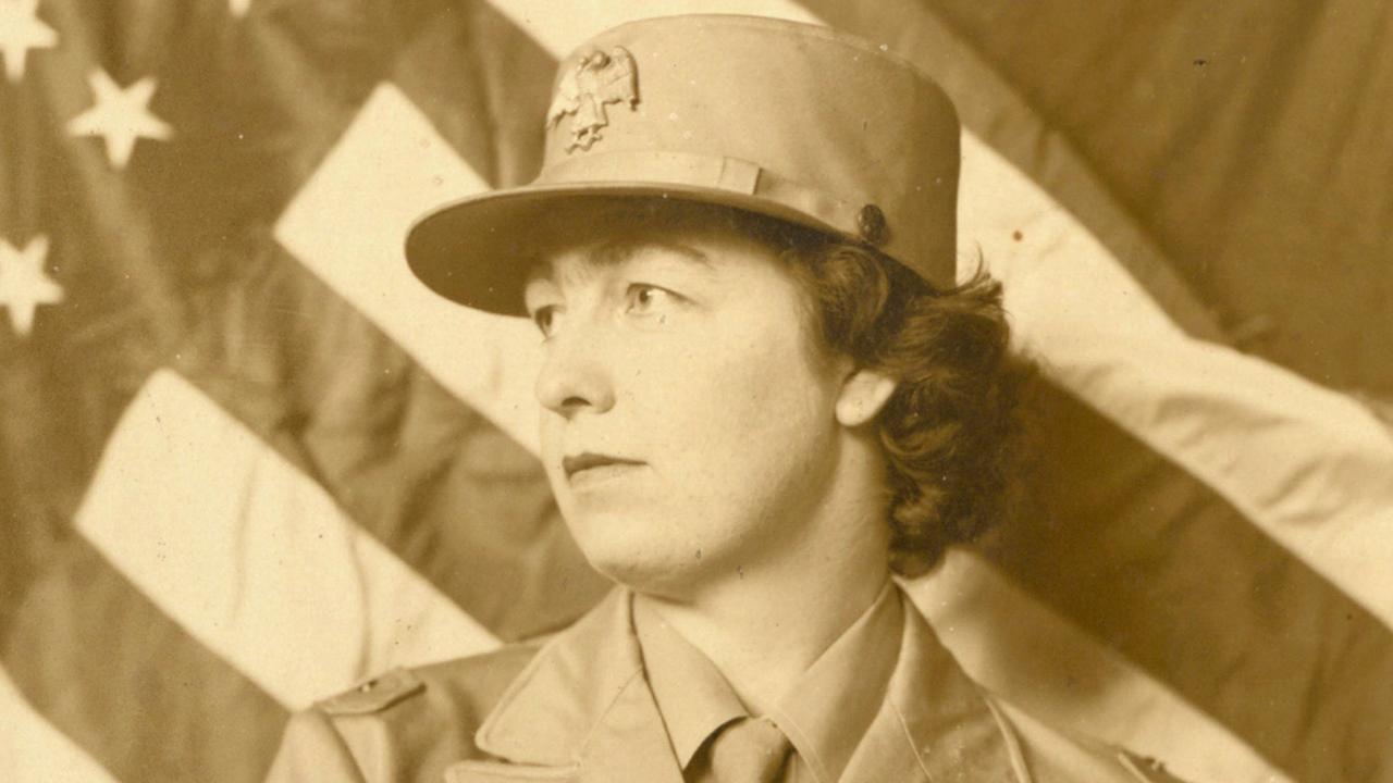 Mary Regan Quessenberry in Uniform, eine der Frauen, die an Kunstrettungsaktionen der US-Army im Zweiten Weltkrieg beteiligt waren.