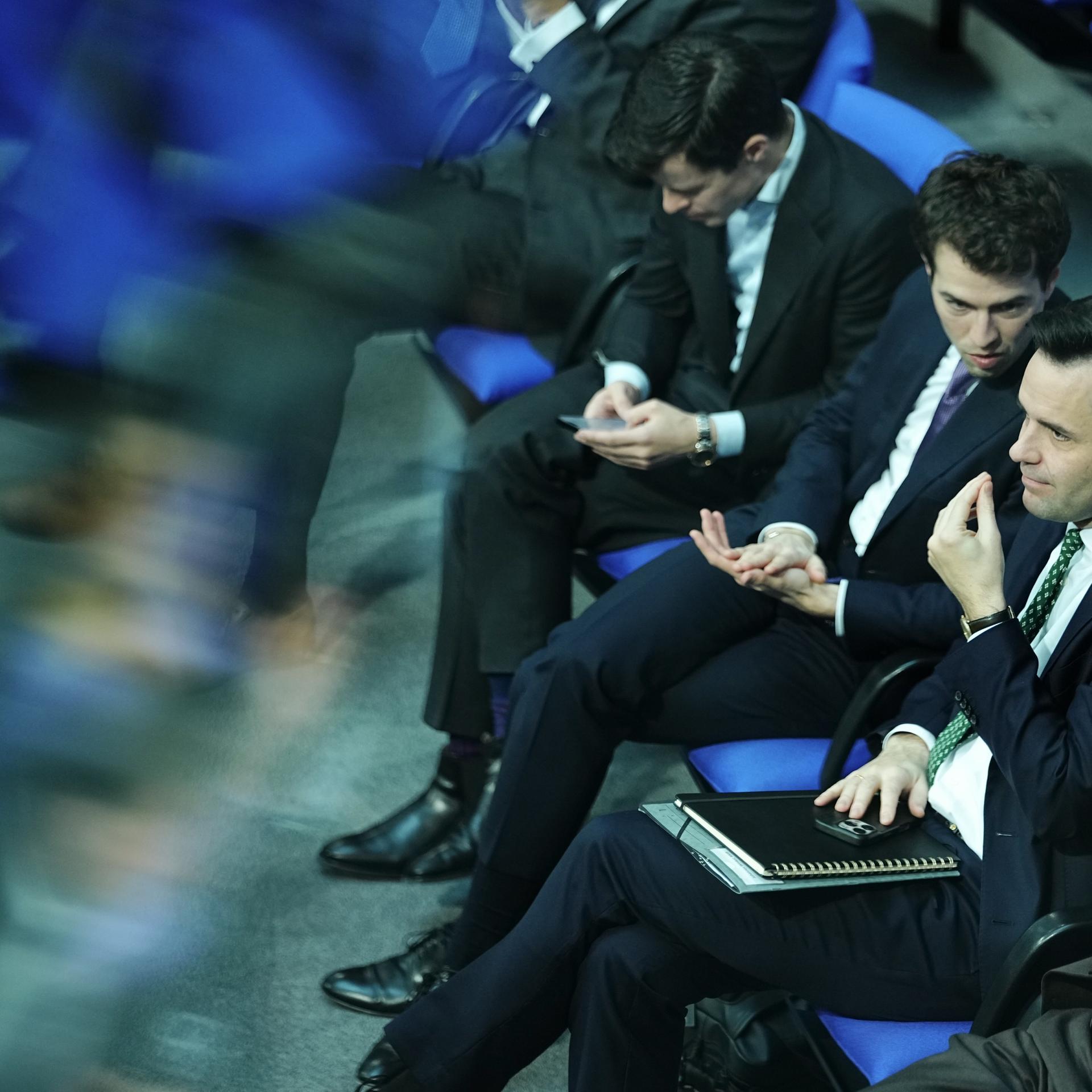 Streit um Rentenpaket - Unions-Rebellen geben Widerstand offenbar auf