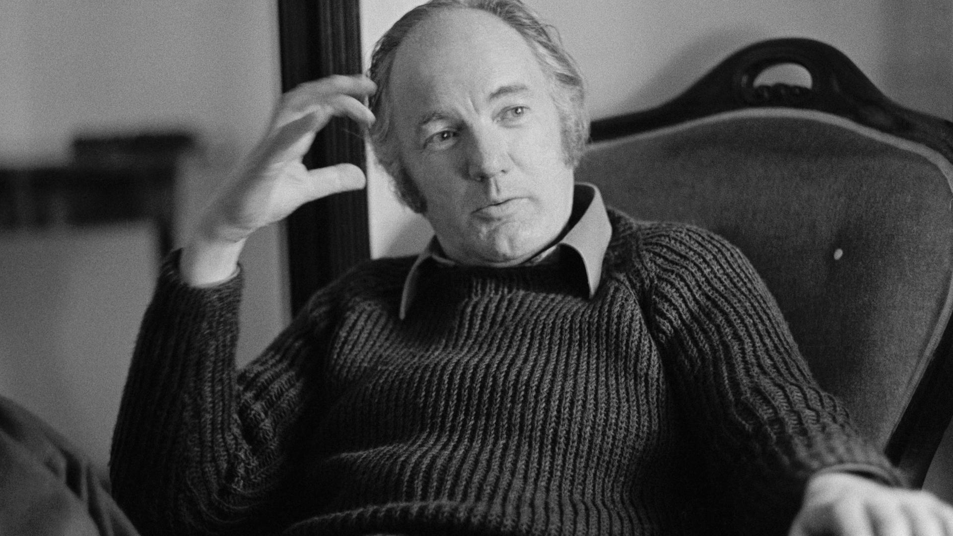 Thomas Bernhard im Gespräch auf seinem Vierkanthof in Ohlsdorf (Oberösterreich)