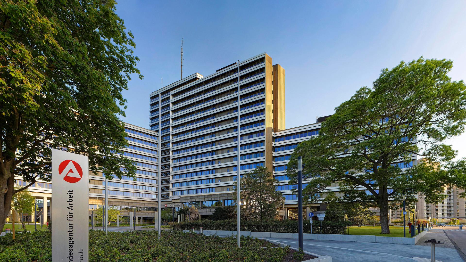 Bundesagentur für Arbeit, Zentrale, Regensburger Str. 100, Nürnberg.