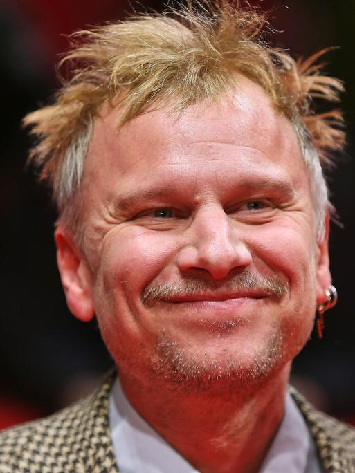 Robert Stadlober auf dem Roten Teppich der Berlinale