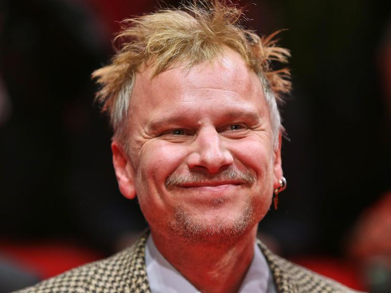 Robert Stadlober auf dem Roten Teppich der Berlinale
