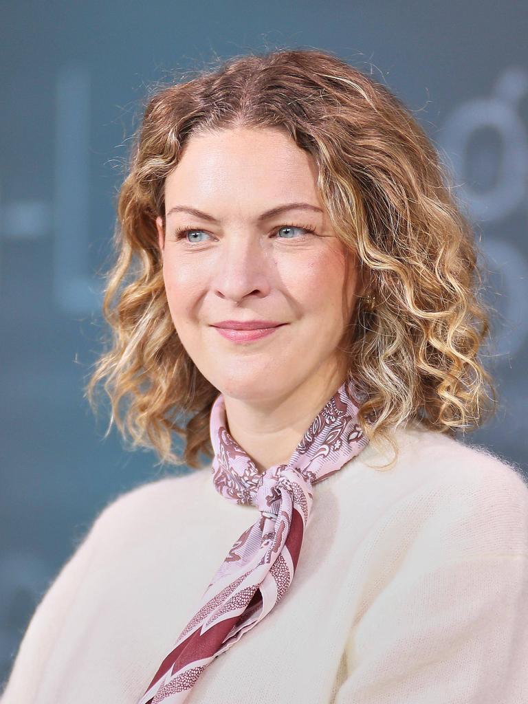 Sally Lisa Starken auf einem Podium der Leipziger Buchmesse