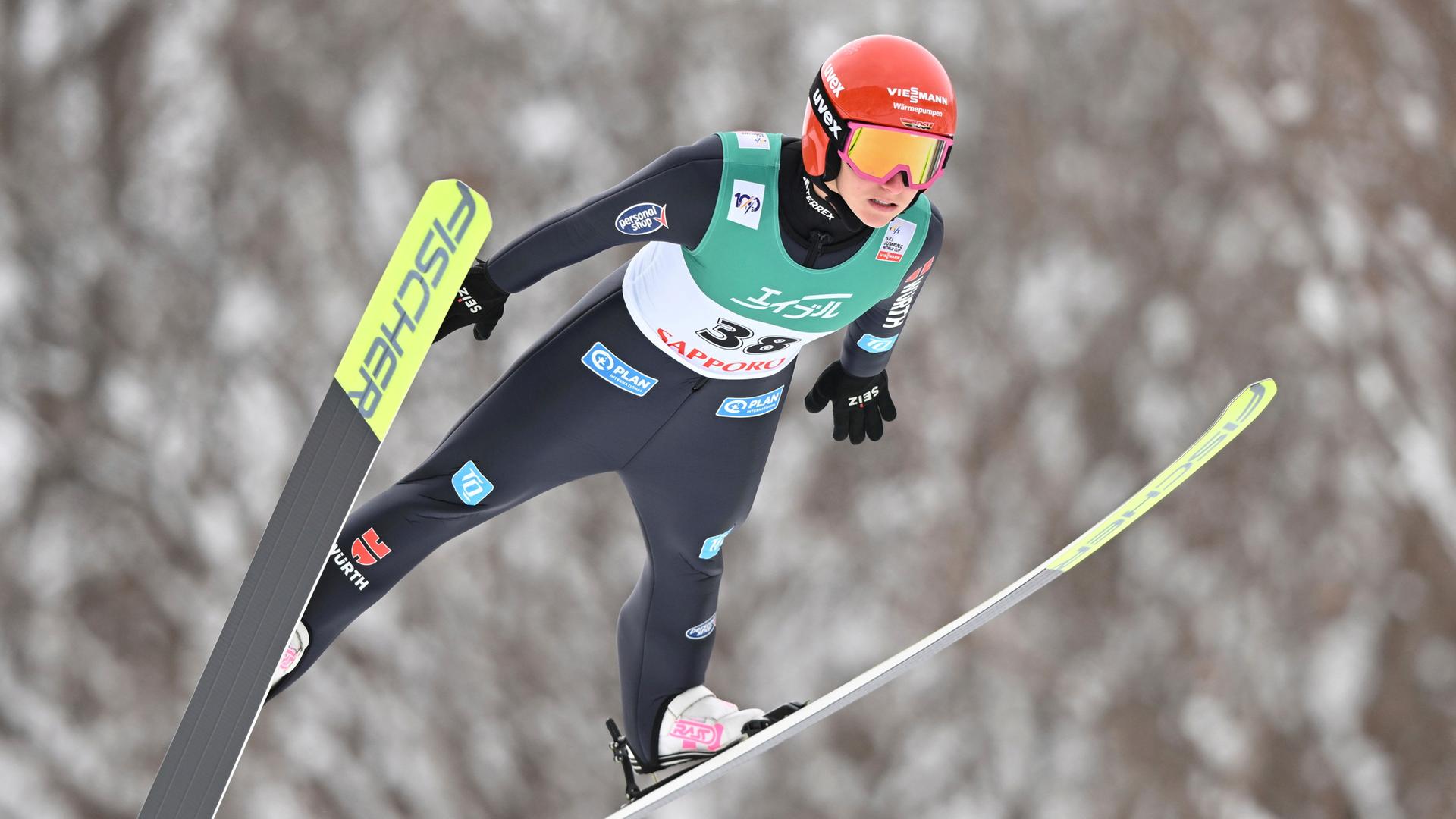 Skispringerin Katharina Schmid in Sapporo, Japan