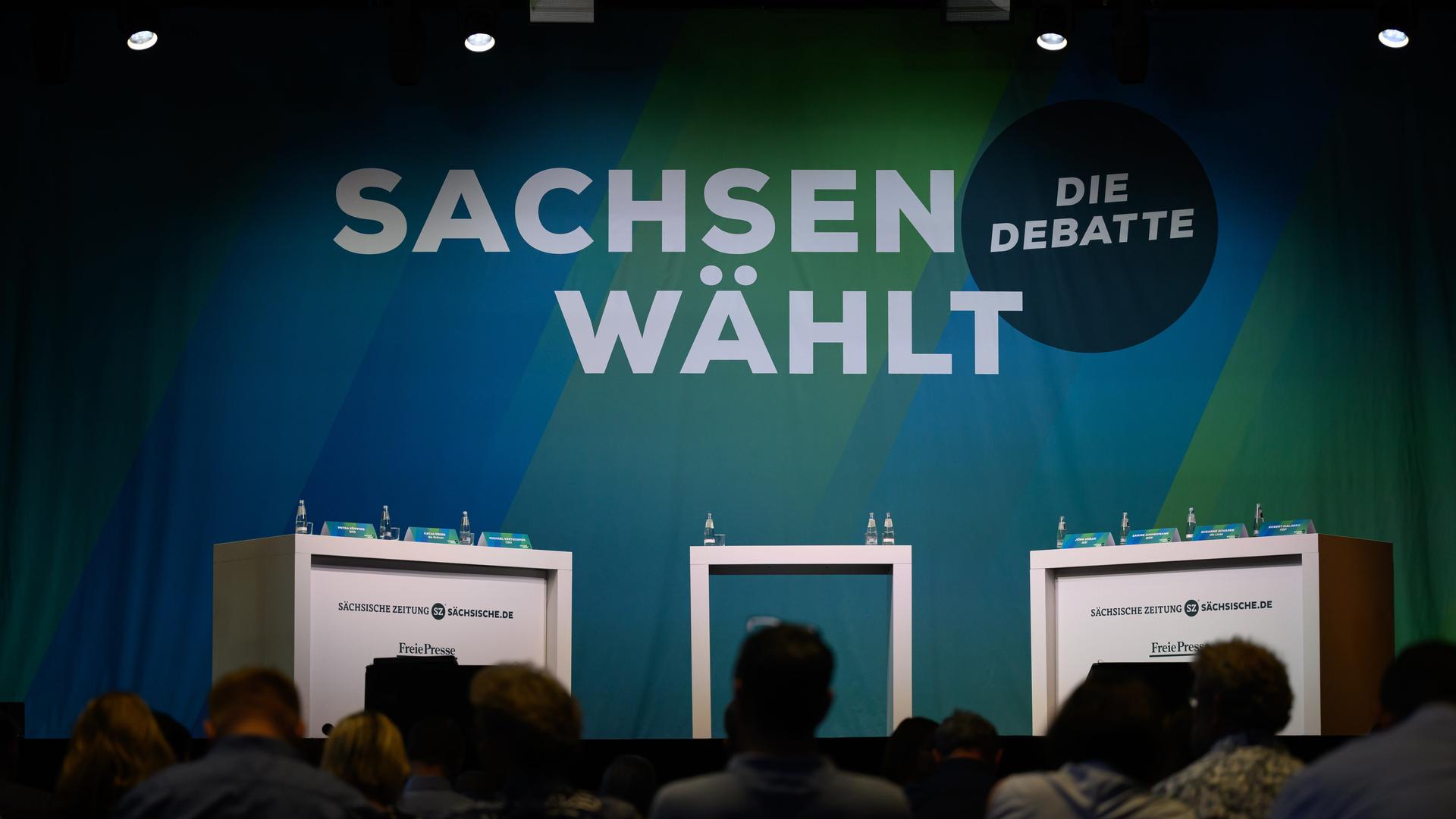 Besucher in Dresden beim Wahlforum "Sachsen wählt" der drei großen sächsischen Tageszeitungen zur Landtagswahl in Sachsen.