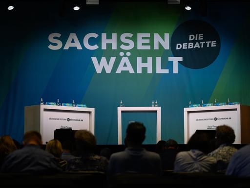 Besucher in Dresden beim Wahlforum "Sachsen wählt" der drei großen sächsischen Tageszeitungen zur Landtagswahl in Sachsen.