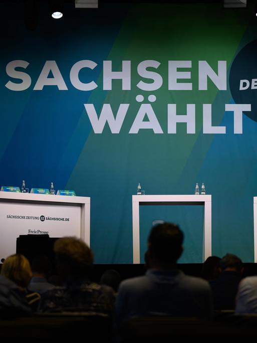 Besucher in Dresden beim Wahlforum "Sachsen wählt" der drei großen sächsischen Tageszeitungen zur Landtagswahl in Sachsen.