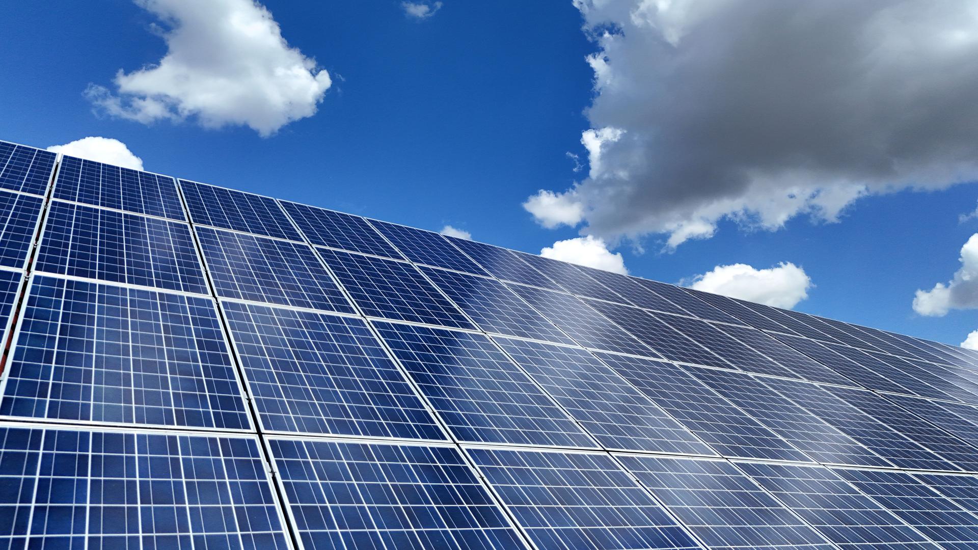 Solar-Module auf einem Haus