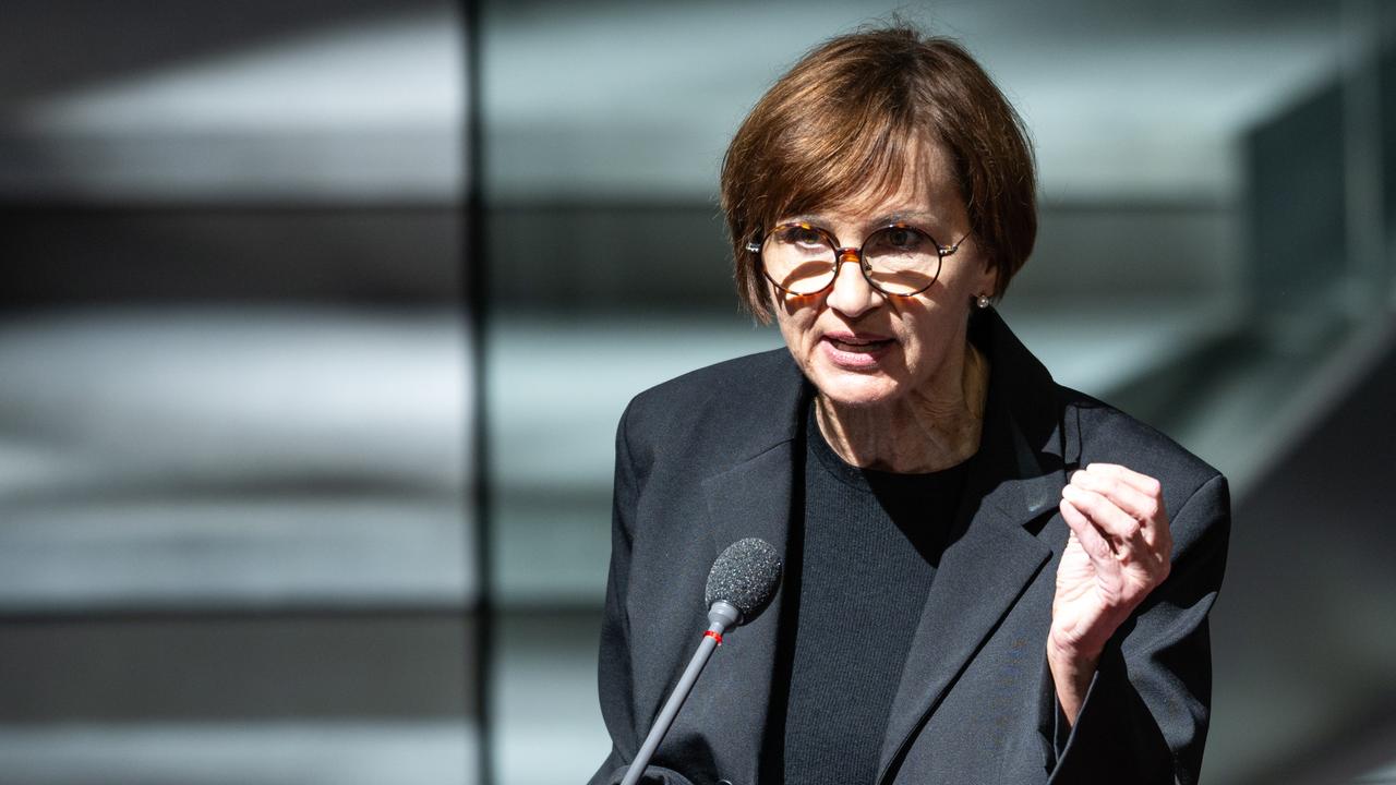 Bettina Stark-Watzinger (FDP), Bundesministerin für Bildung und Forschung, spricht im Deutschen Bundestag.