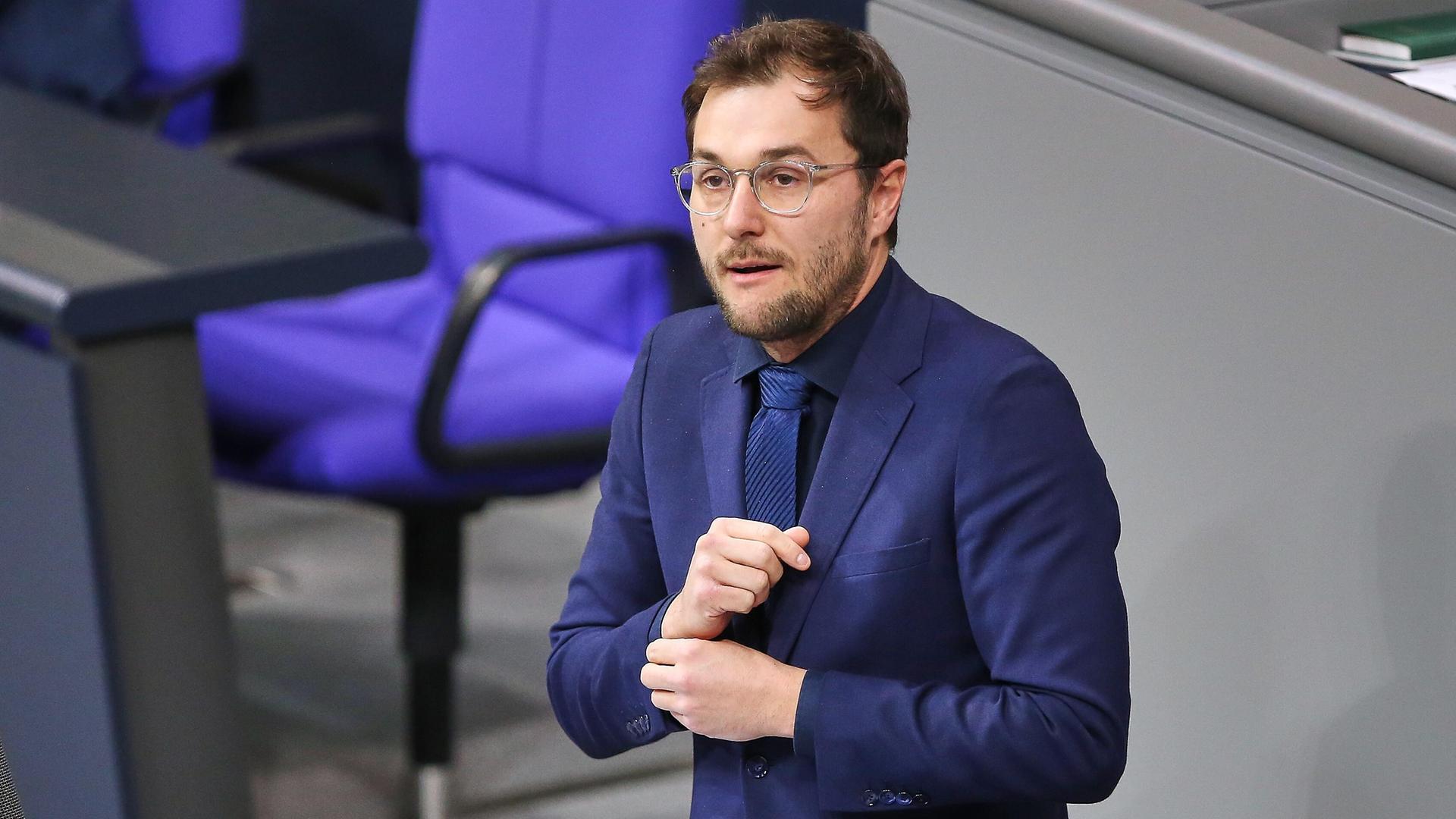 Johannes Schätzl, SPD, steht im Bundestag.