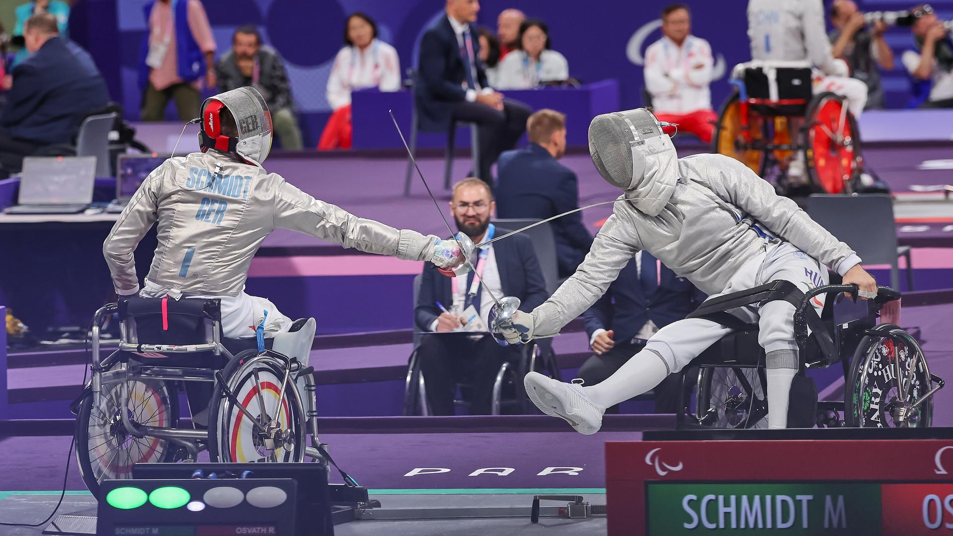 Maurice Schmidt beim Rollstuhlfechten in Aktion