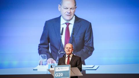 Berlin: Bundeskanzler Olaf Scholz spricht beim "Compact with Africa" - Konferenz G20 Investment Summit 2023.