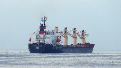 Das von der UN gecharterte Schiff "Brave Commander" mit ukrainischem Weizen für Afrika