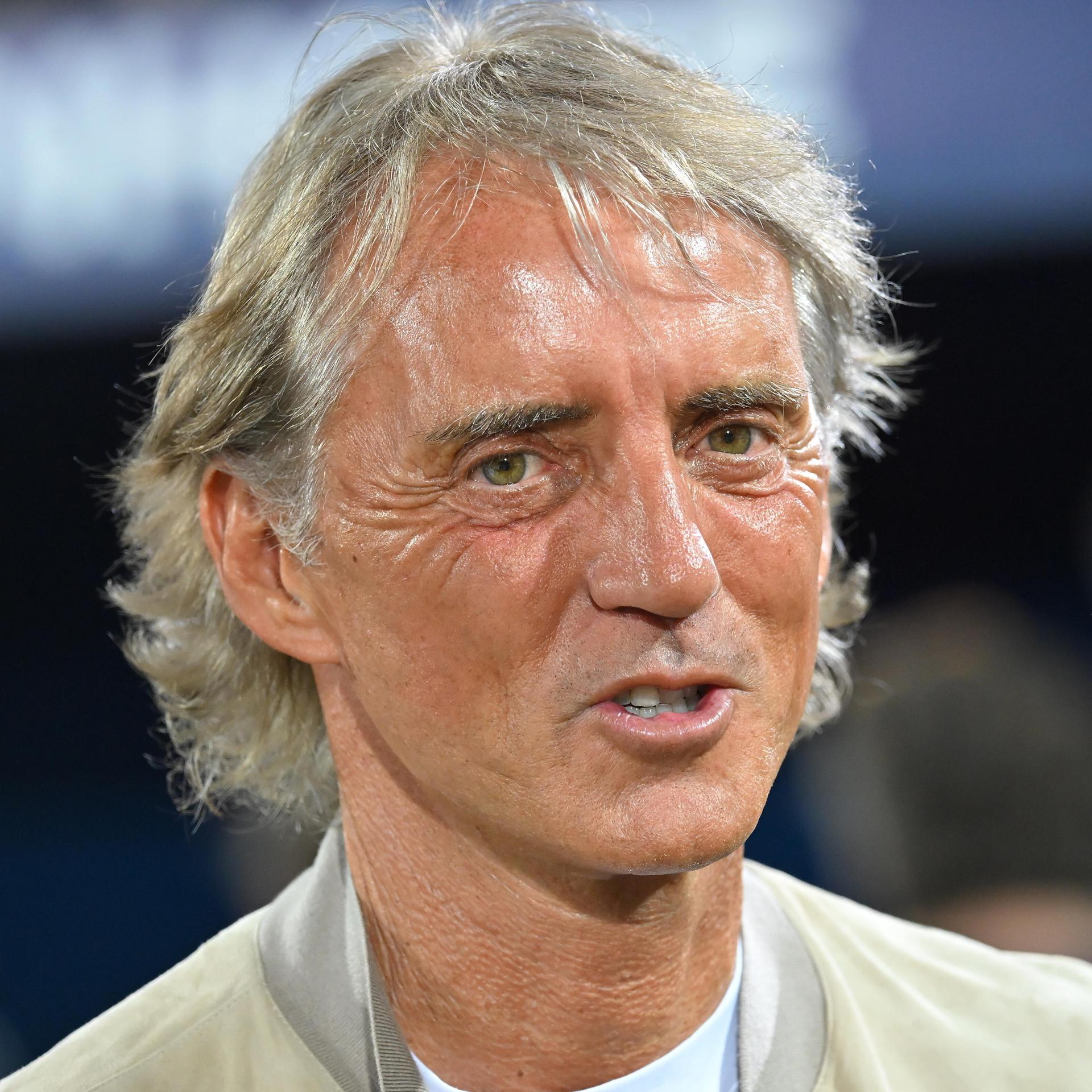 Roberto Mancini im Porträt, er lächelt.