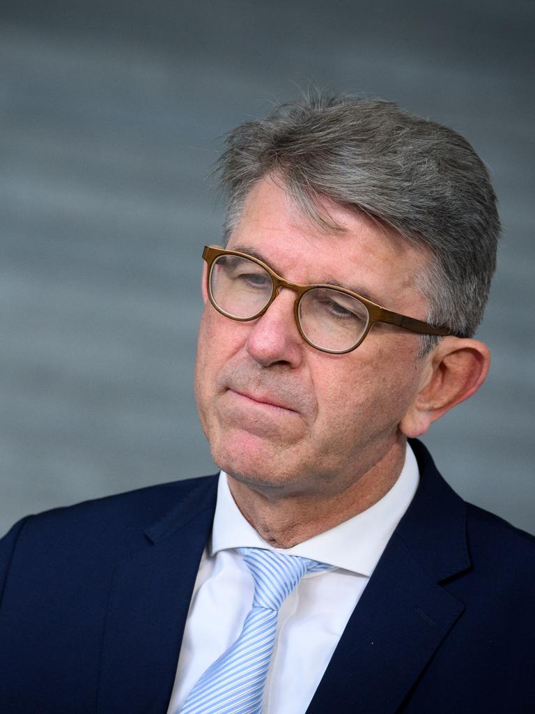 Porträt von Kulturstaatsminister Wolfram Weimer im Bundeskanzleramt Porträt von Kulturstaatsminister Wolfram Weimer im Bundeskanzleramt
