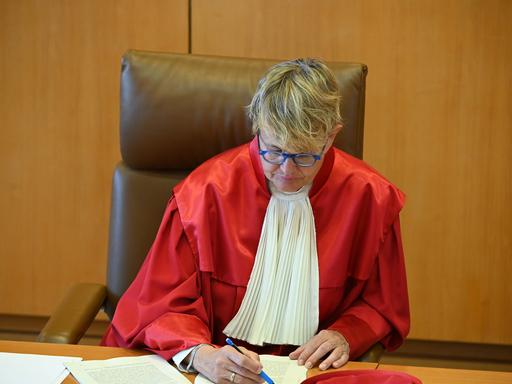 Die damalige Bundesverfassungsrichterin Susanne Baer in roter Robe