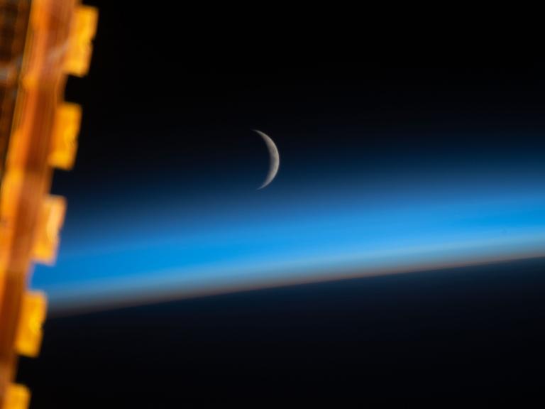 Das chinesische Neujahrsfest richtet sich nach dem Mond – hier die Sichel, aufgenommen von der ISS