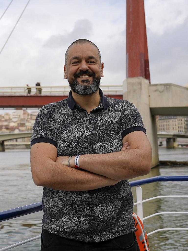 Joann Sfar lächelt in die Kamera.