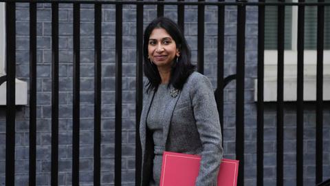 Großbritannien, London: Suella Braverman, die britische Innenministerin, kommt zu einer Kabinettssitzung in der Downing Street 10 in London.
