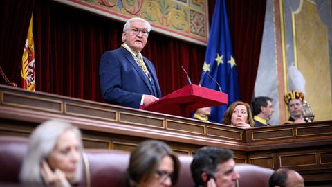 Bundespräsident Steinmeier spricht bei einer gemeinsamen Sitzung des spanischen Abgeordnetenhauses und des Senats. Bundespräsident Steinmeier und seine Frau sind zu einem dreitägigen Staatsbesuch im Königreich Spanien. 