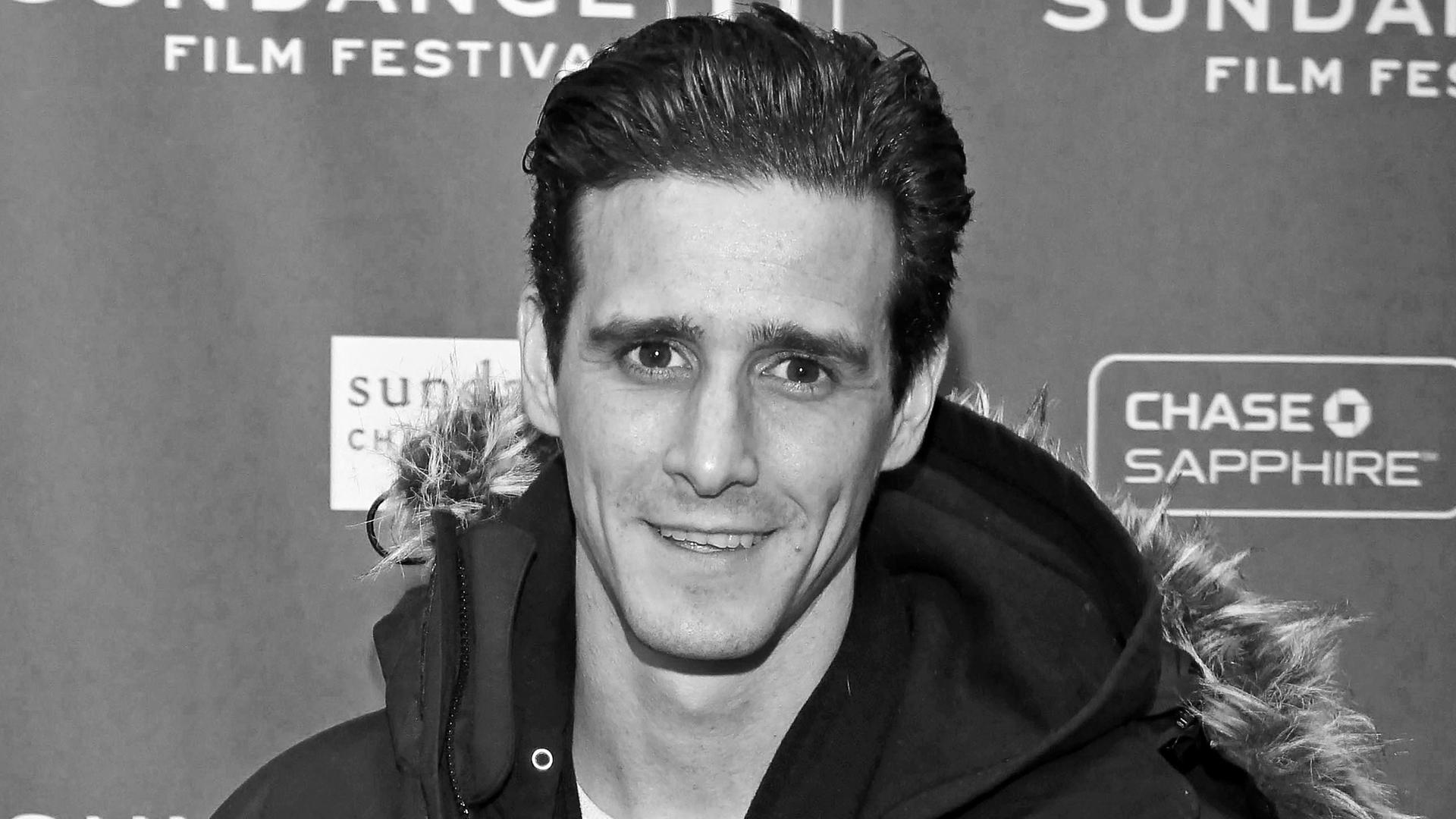 US-Schauspieler James Ransone vor der Premiere von "The Sun of No One" beim Sundance Film Festival. Er lächelt in die Kamera.