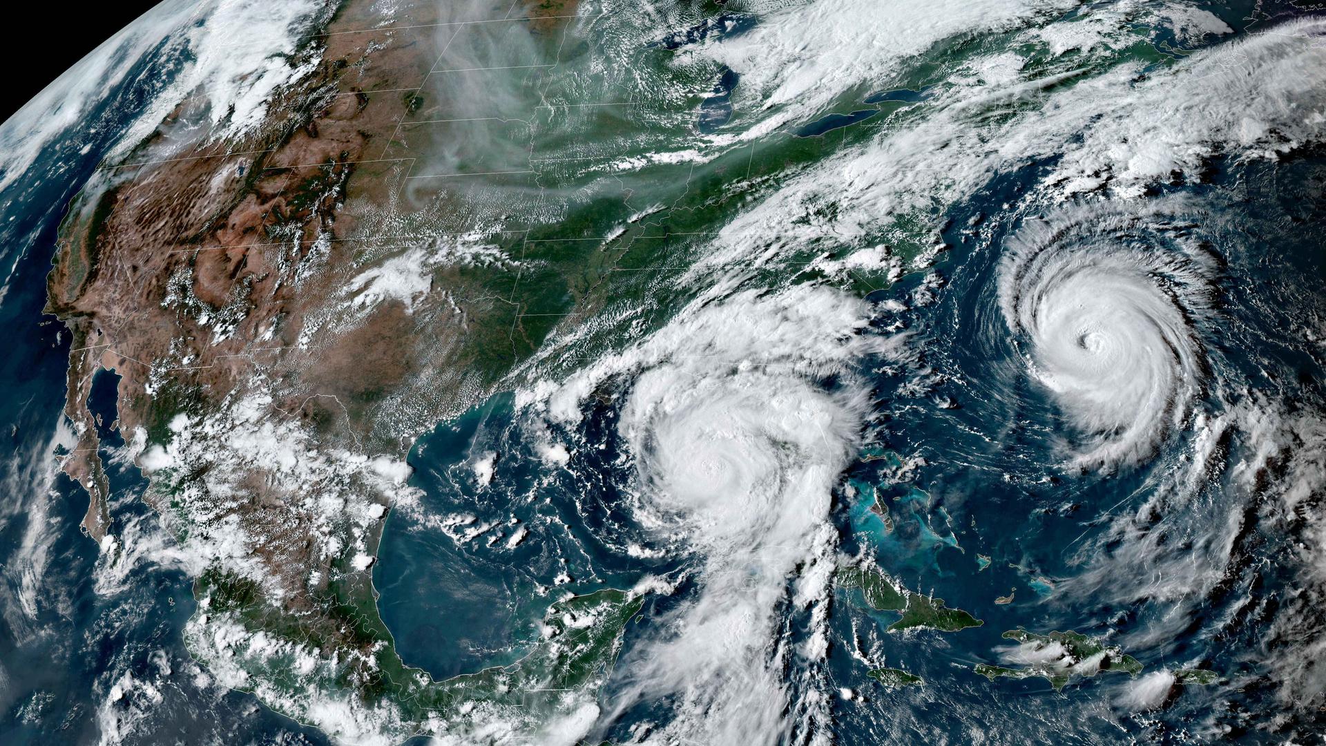 Satellitenn-Aufnahme des Wirbelsturms Idalia und des Hurricans Franklin über dem Atlantik