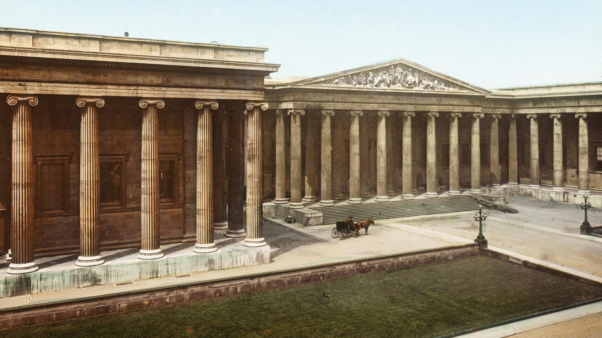 Handkoloriertes Glasdiapositiv vom British Museum in London, aufgenommen um 1900.