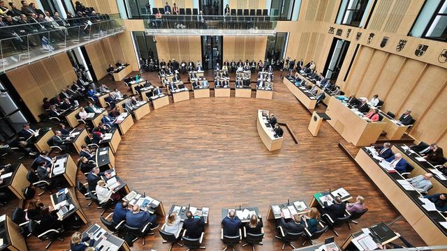 Blick ins Plenum bei einer Sitzung des Deutschen Bundesrats in Berlin.