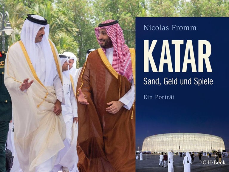 Im Juli 2022 trifft der Emir von Katar Sheikh Tamim bin Hamad Al Thani den saudischen Kronprinz Mohammed bin Salman in dessen Palast in Jeddah, Saudi Arabien. 
Buchcover Nicolas Fromm: "Katar. Sand, Geld und Spiele. Ein Porträt"