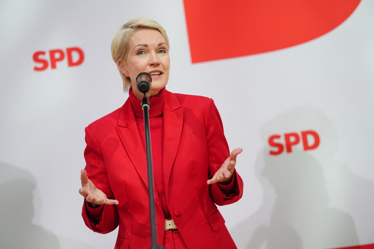 Manuela Schwesig (SPD), Ministerpräsidentin von Mecklenburg-Vorpommern, gibt nach der Landtagswahl in Mecklenburg-Vorpommern und der Abgeordnetenhauswahl in Berlin eine Pressekonferenz. 