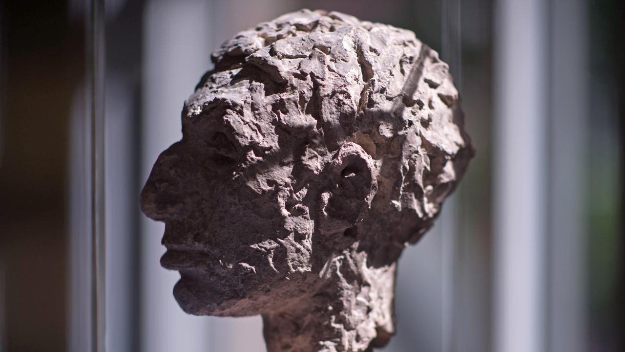 Ein Kunstwerk des Künstlers Hermann Haller ist 2017 in Berlin im Rahmen der Ausstellung "Alfred Flechtheim. Kunsthändler der Moderne" ausgestellt. 