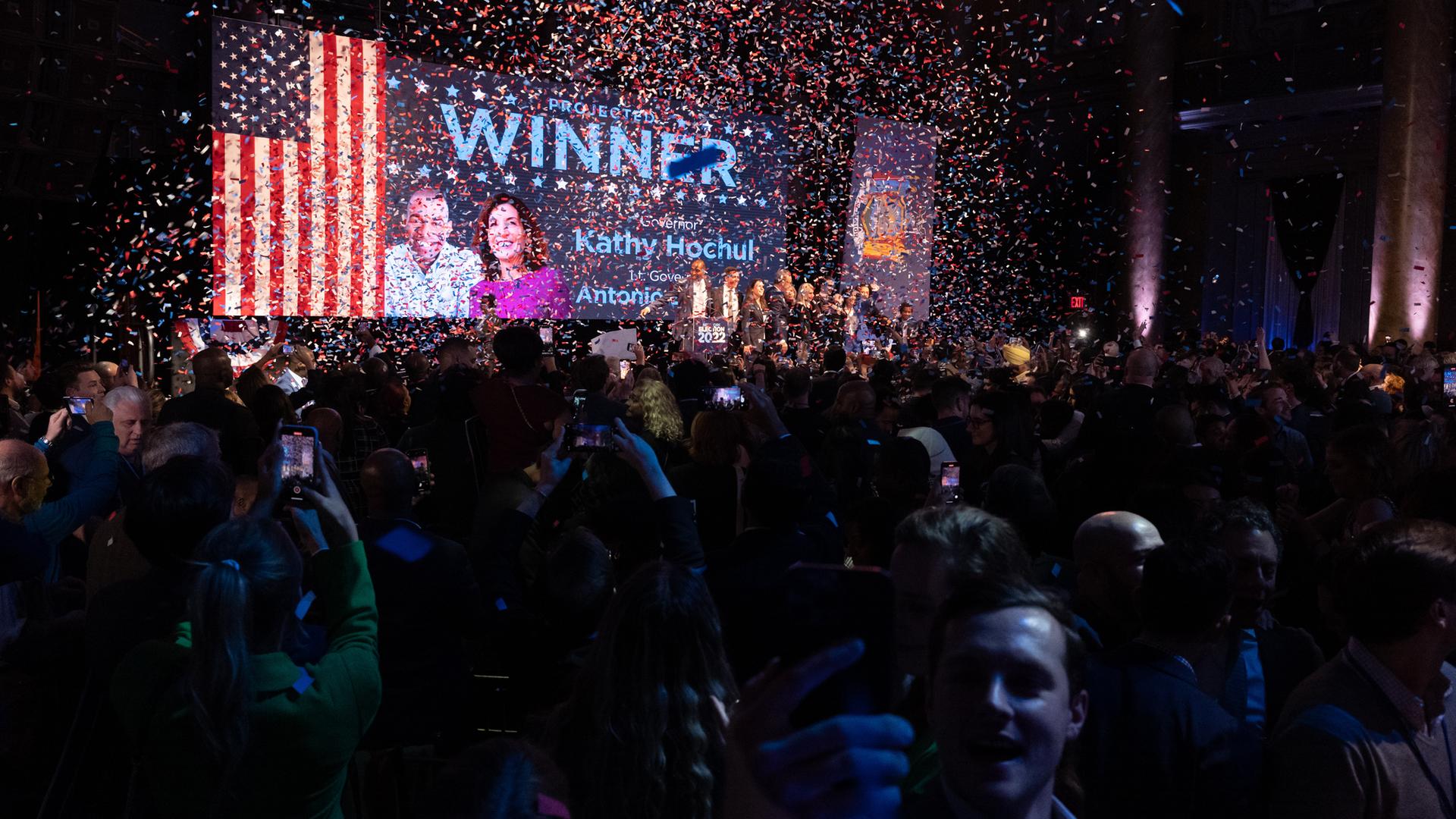 Wahlparty bei den Demokraten im Bundesstaat New York mit Gouverneurin Kathy Hochul und ihrem Vize Antonio Delgado, 9.11.2022 