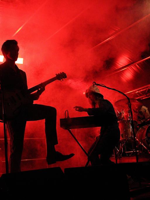 Alexander Köck und Stephanie Widmer von der Band Cari Cari beim Alinae Lumr Festival in Storkow (Mark), 23. August 2019. Alinae Lumr Festival *** Alexander Köck and Stephanie Widmer from the band Cari Cari at the Alinae Lumr Festival in Storkow Mark , 23 August 2019 Alinae Lumr Festival  