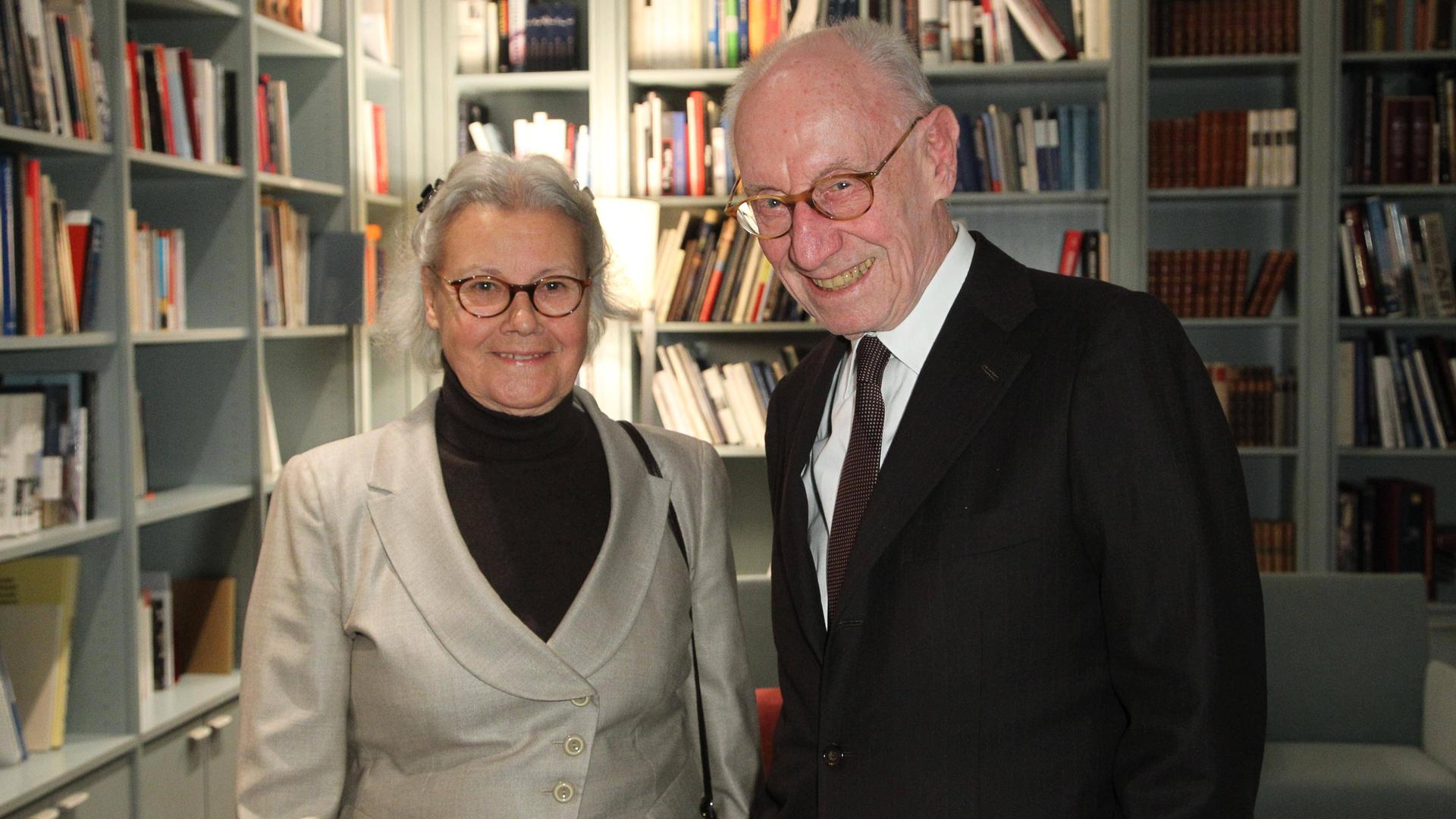 Edzard Reuter und Ehefrau Helga im Max-Liebermann-Haus am Pariser Platz in Berlin Edzard Reuter und Ehefrau Helga im Max-Liebermann-Haus am Pariser Platz in Berlin