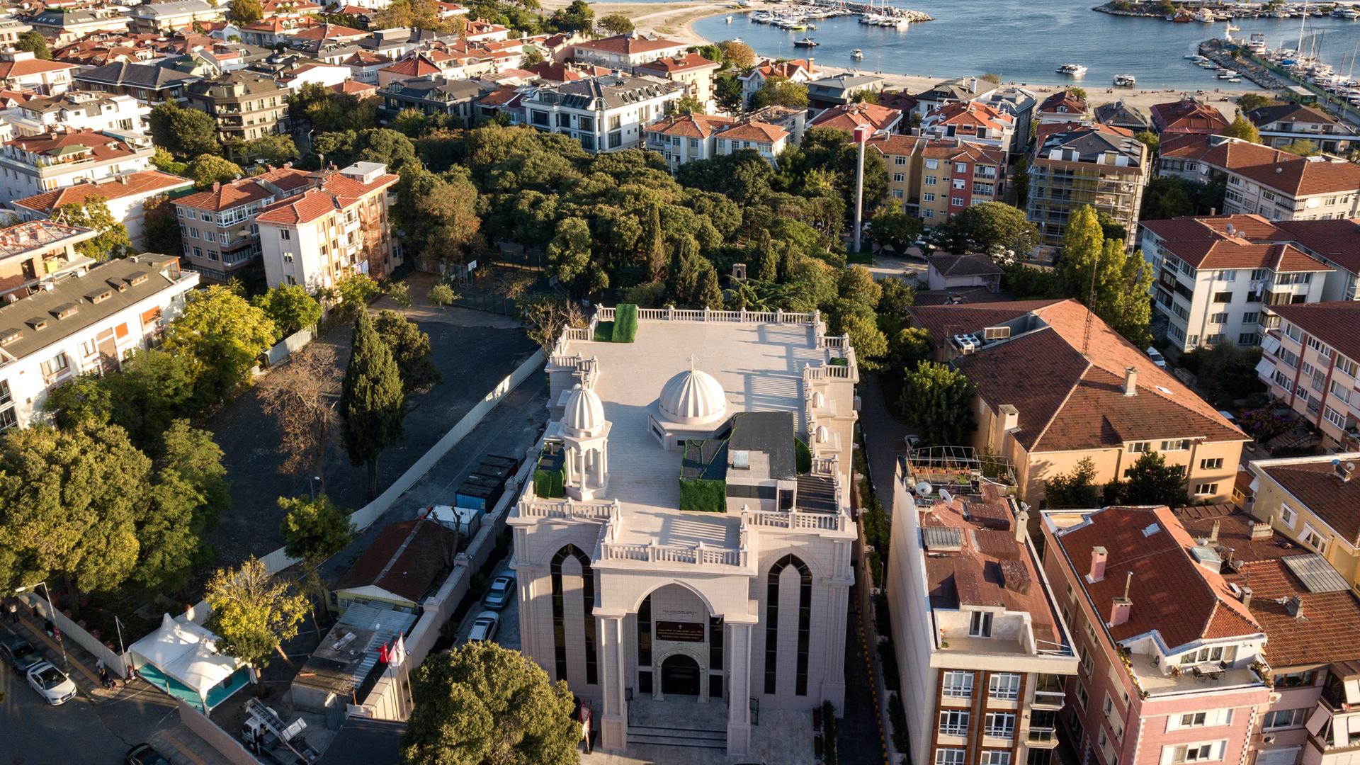 Die syrisch-ohodoxe Kirche Mor Ephrem in Istanbul Die syrisch-ohodoxe Kirche Mor Ephrem in Istanbul