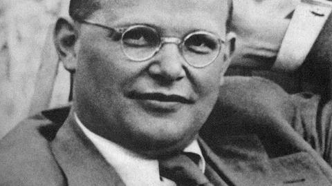Porträt von Dietrich Bonhoeffer, deutscher Geistlicher und NS-Widerstandskämpfer. Fotografiert im Jahr 1939. 