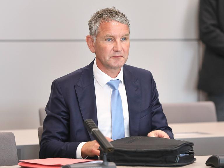 Halle Saale, Sachsen-Anhalt, Justizzentrum: 2. Prozess gegen Thüringens AfD-Landeschef Björn Höcke 