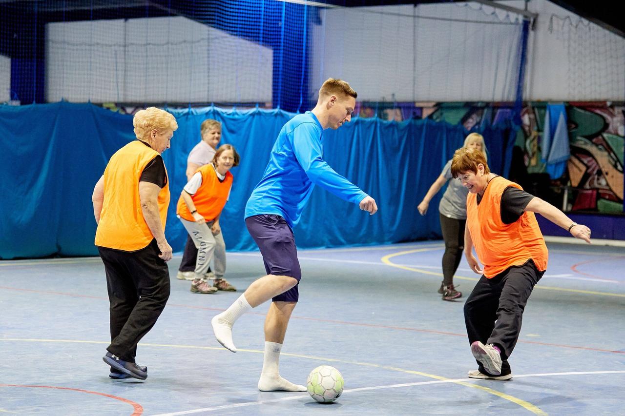 Mandatory Credit: Photo by Paul Greenwood/BPI/Shutterstock 10160465aa Scott Davies of Tranmere Rovers takes part in The EFL Day of Action with the Tranmere Rovers Ladies Over 50 s walking football team event at the recreational Centre, Prenton Park. EFL Day of Action, Football, Recreational Centre, Prenton Park, Tranmere, UK - 19 Mar 2019 EDITORIAL USE ONLY No use with unauthorised audio, video, data, fixture lists outside the EU, club/league logos or live services. Online in-match use limited to 45 images 15 in extra time. No use to emulate moving images. No use in betting, games or single club/league/player publications/services. EFL Day of Action, Football, Recreational Centre, Prenton Park, Tranmere, UK - 19 Mar 2019 EDITORIAL USE ONLY No use with unauthorised audio, video, data, fixture lists outside the EU, club/league logos or live services. Online in-match use limited to 45 images 15 in extra time. No use to emulate moving images. No use in betting, games or PUBLICATIONxINxGERxSUIxAUTXHUNxGRExMLTxCYPxROMxBULxUAExKSAxONLY Copyright: xPaulxGreenwood/BPI/Shutterstockx 10160465aa