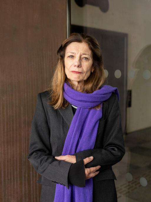 Schriftstellerin Ursula Krechel, Büchner-Preisträgerin 2025, aufgenommen vor der Verleihung des Georg-Büchner-Preises 2025 im Staatstheater Darmstadt. 