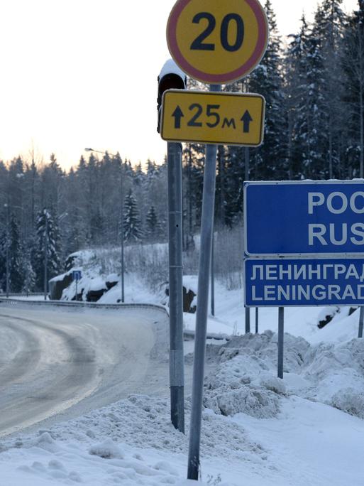 Finnisch-russischer Grenzübergang Nuijamaa aus Sicht der finnischen Seite von Lappeenranta.