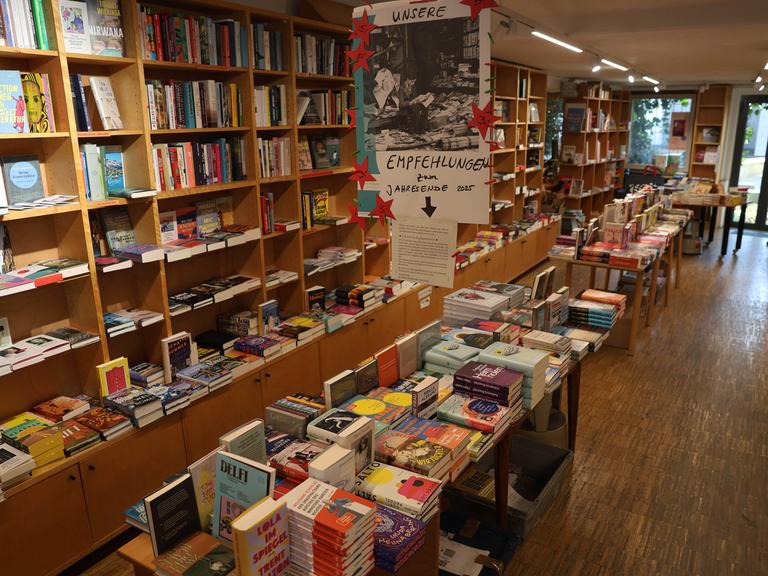 Ausgestellte Bücher in einem Buchladen