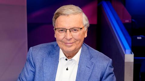 Das Foto zeigt Wolfgang Bosbach in der ARD-Talkshow 'maischberger' im Februar 2025.