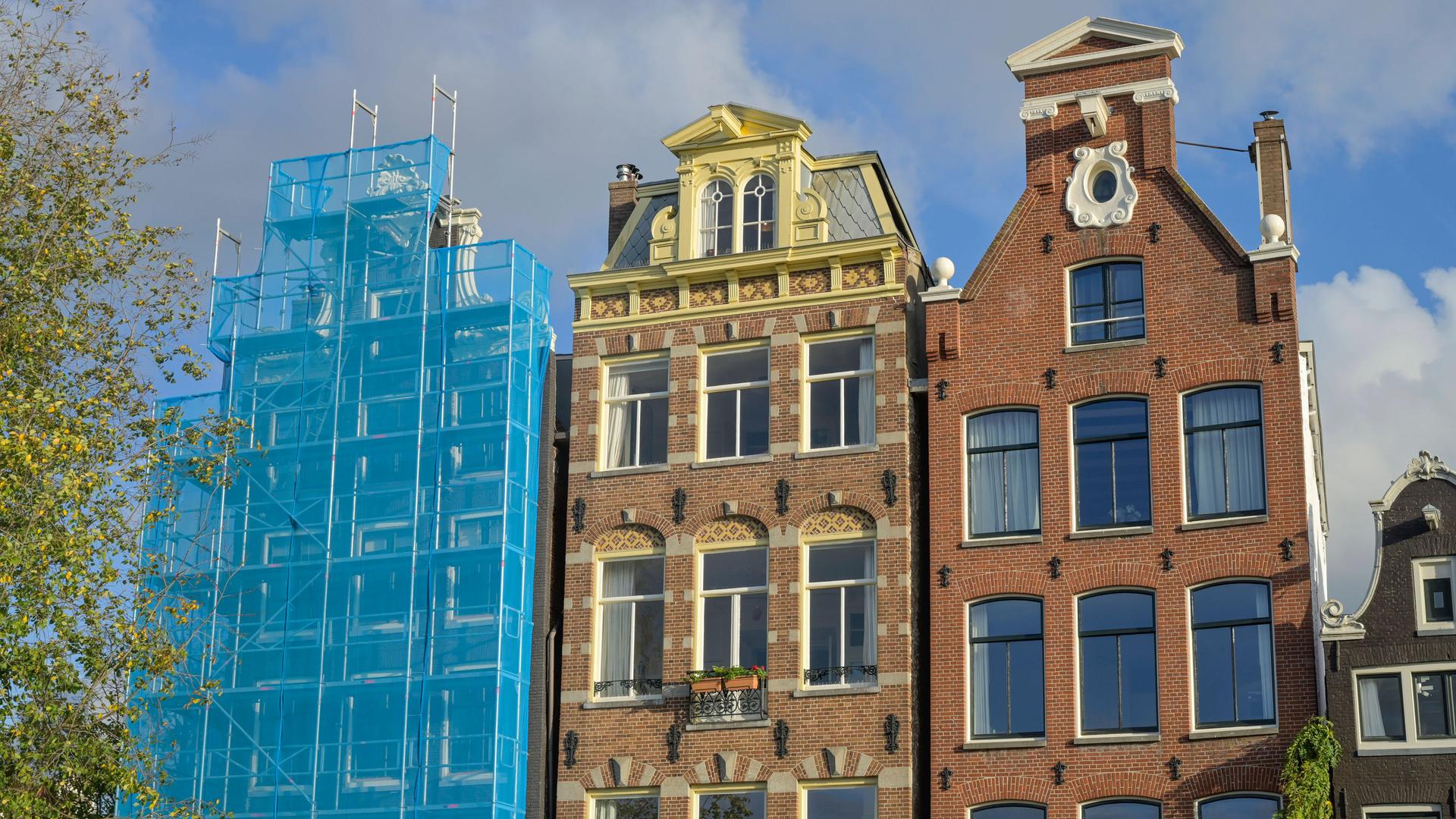 Drei Grachtenhäuser in Amsterdam, Niederlande