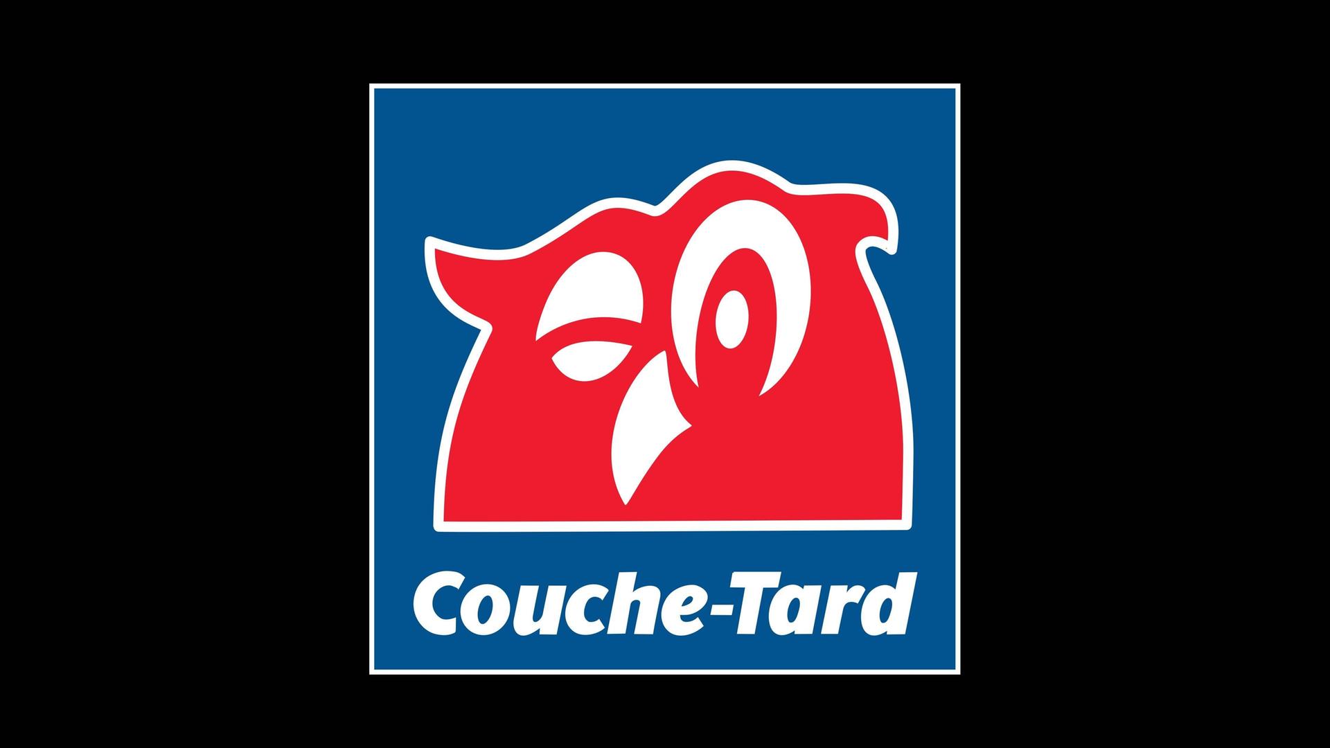 Logo des kanadischen Unternehmens Couche-Tard vor schwarzem Hintergrund.