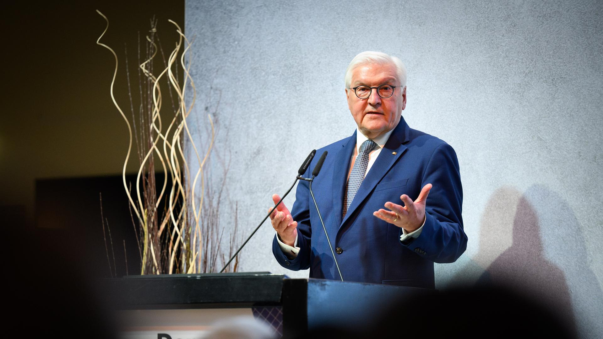 Das Foto zeigt Bundespräsident Frank-Walter Steinmeier, der am 20.5. bei der Eröffnung des Jugendengagement-Kongresses der Bundeszentrale für politische Bildung (bpb) im Umweltforum spricht. Das Foto zeigt Bundespräsident Frank-Walter Steinmeier, der am 20.5. bei der Eröffnung des Jugendengagement-Kongresses der Bundeszentrale für politische Bildung (bpb) im Umweltforum spricht.