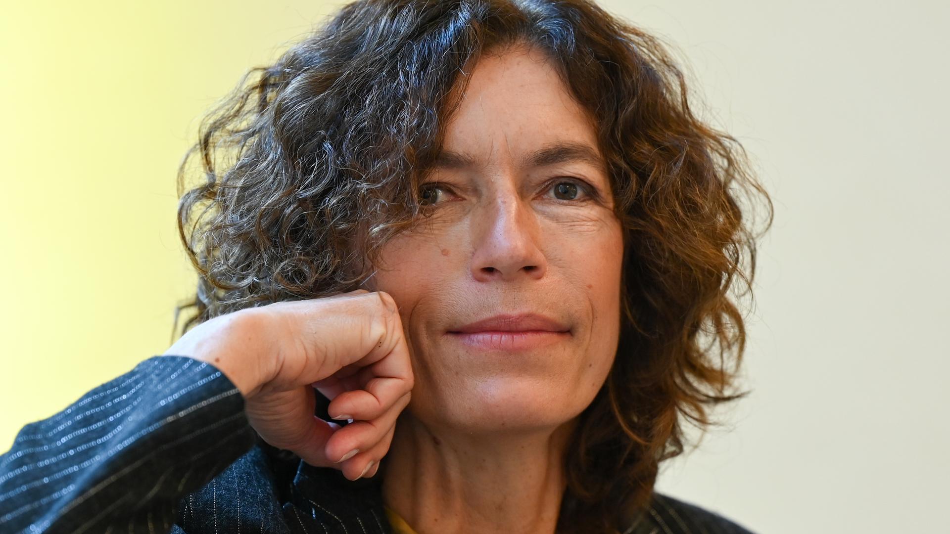Die Autorin Anne Weber nimmt an der Verleihung des Deutschen Buchpreises 2020 im Frankfurter Römer teil Die Autorin Anne Weber nimmt an der Verleihung des Deutschen Buchpreises 2020 im Frankfurter Römer teil