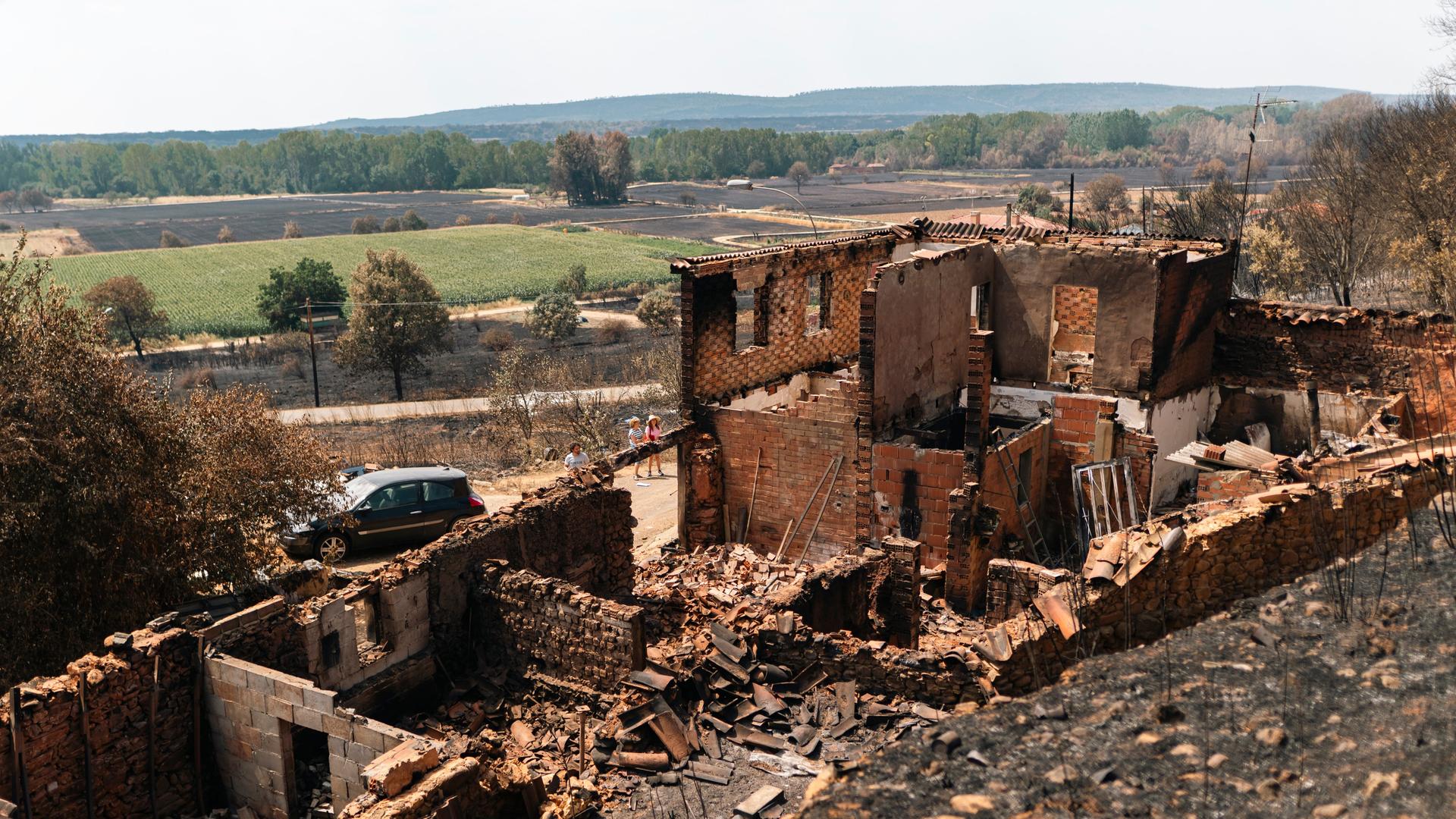 Ein von den Bränden zerstörtes Haus in Castrocalbón