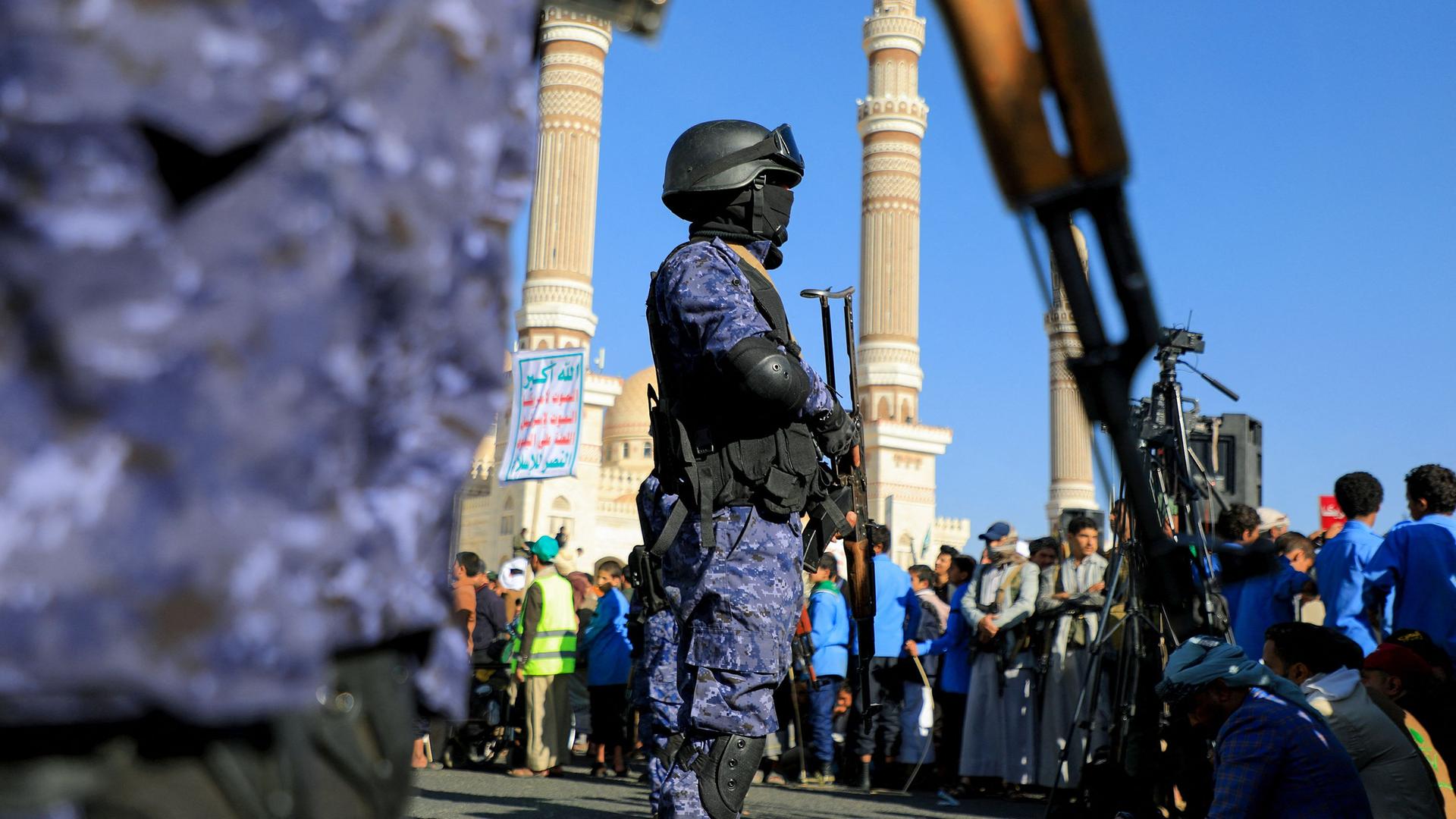 Die Huthi während einer Kundgebung gegen Israel in der jemenitischen Hauptstadt Sanaa. 